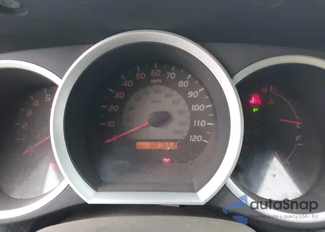 2011 Toyota Tacoma Prerunner V6 z USA, uszkodzony, nr VIN 3TMKU4HN6BM028308